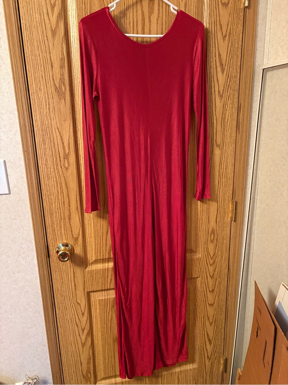 Elegant Red Long-Sleeve Maxi Dress with Satin Tie-around wrap